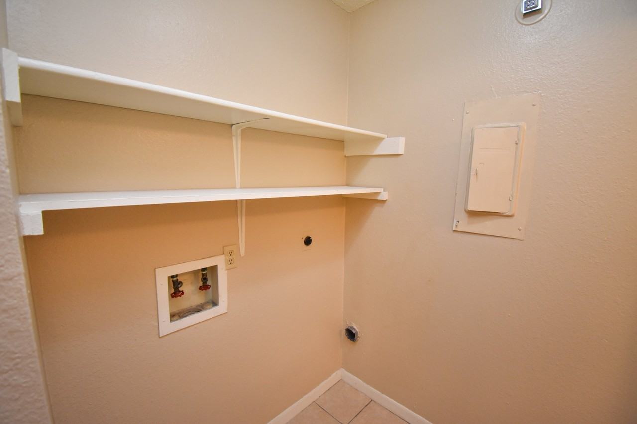 609 Sherwood DrApt C #609C - Photo 7 of 7