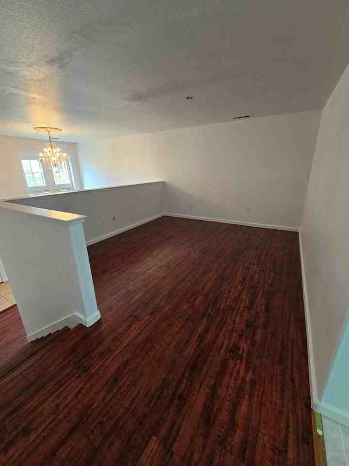 223 Santa Barbara St - Photo 5 of 16