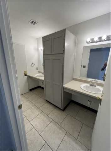101 E 32nd Ave #101 - Photo 4 of 7