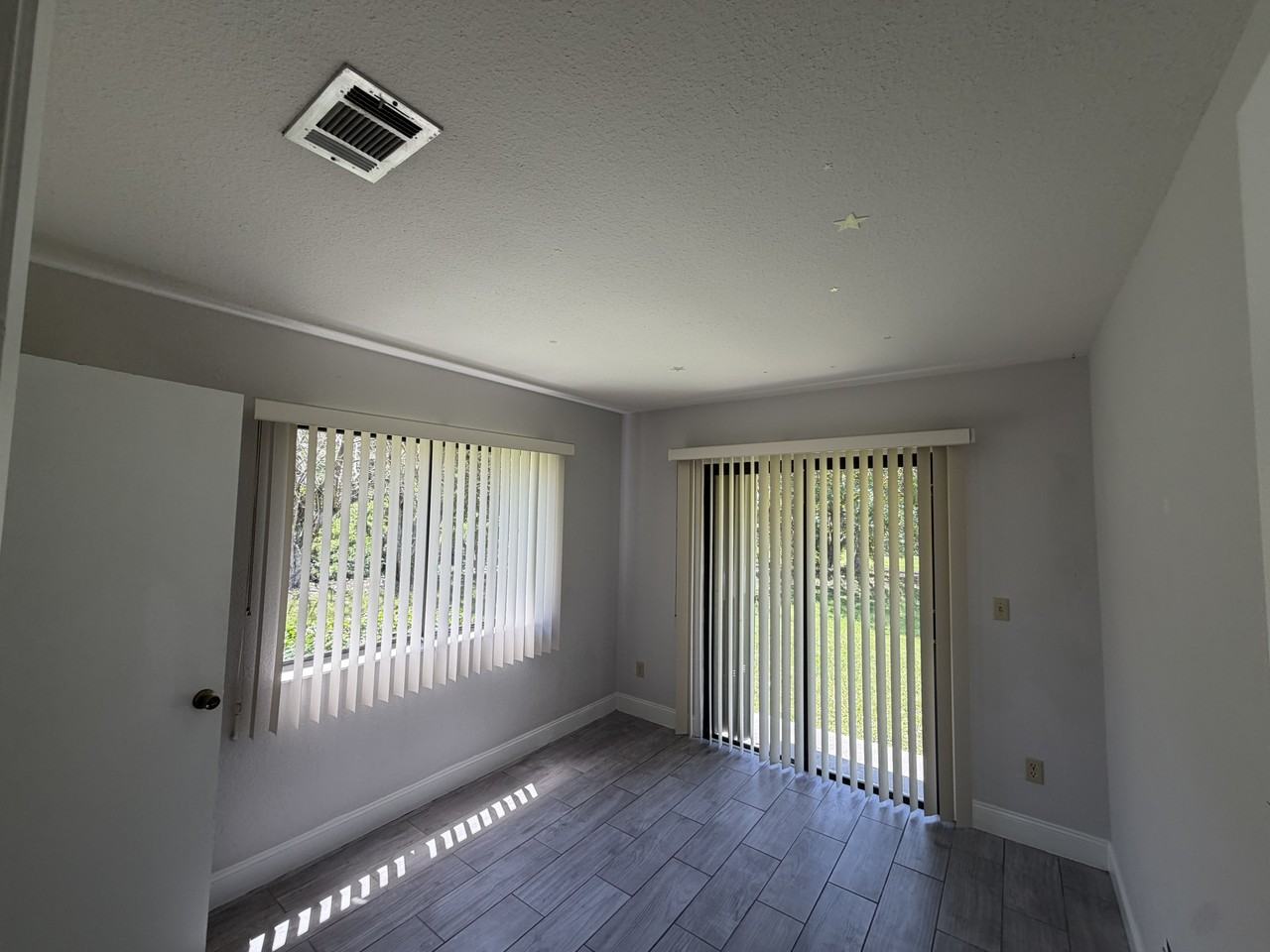 1590 Se Dewberry Ct #1 - Photo 7 of 18