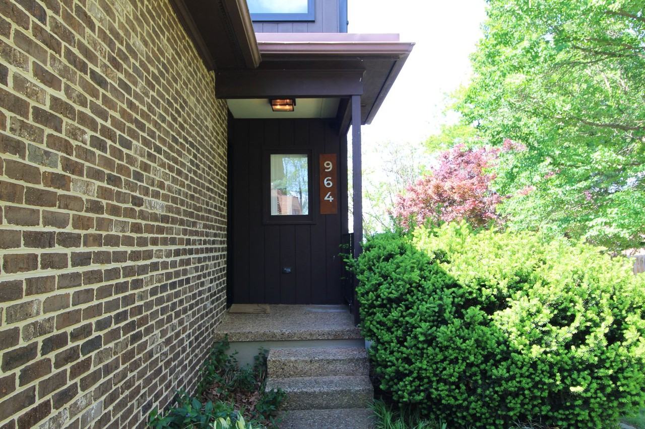 964 Rosedale Dr - Photo 2 of 37