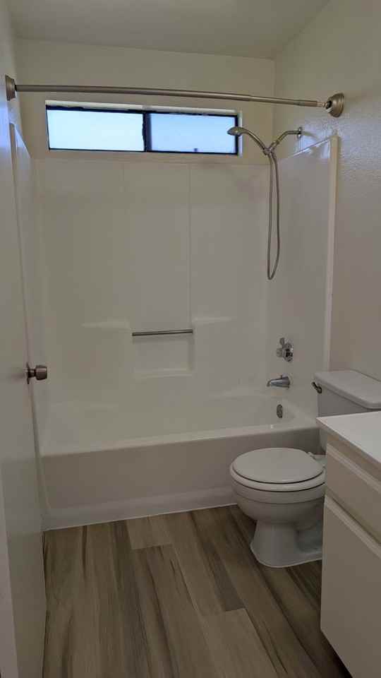 2501 W Grand Ave #6 - Photo 4 of 12