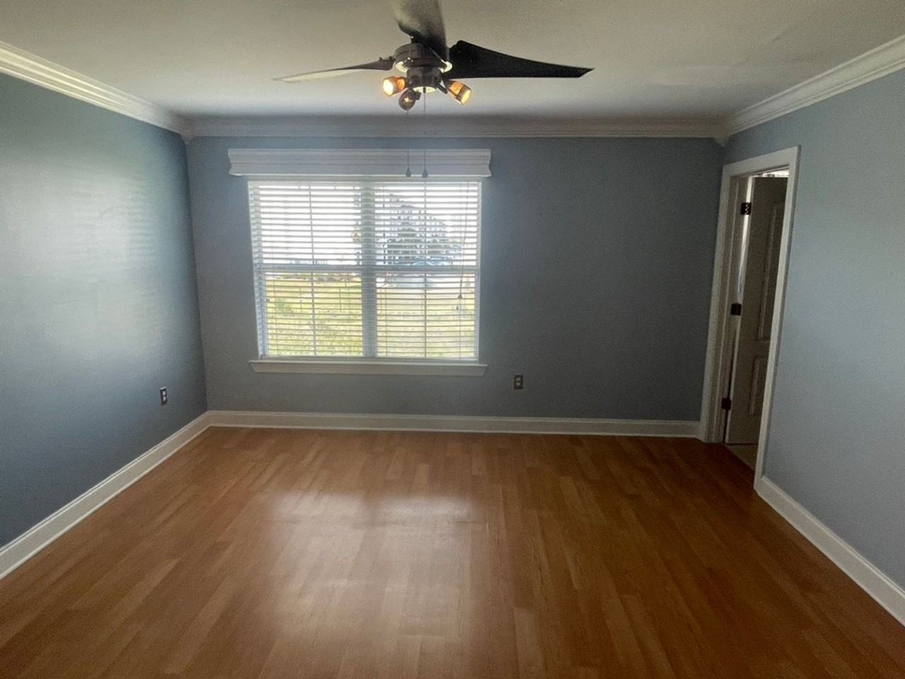 311 Mattie M Kelly Blvd - Photo 5 of 8