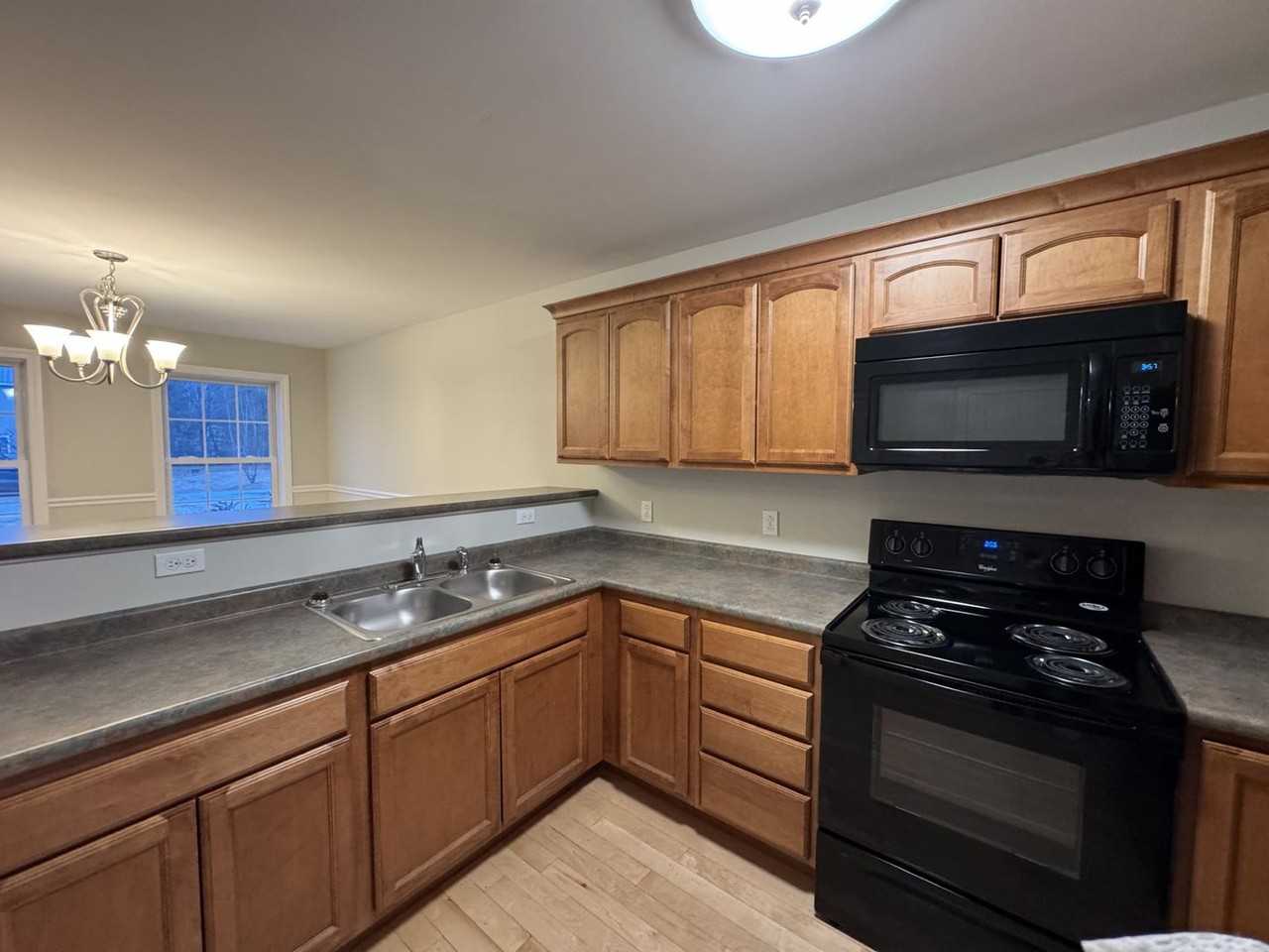 76 Sumner Ln #E - Photo 2 of 30