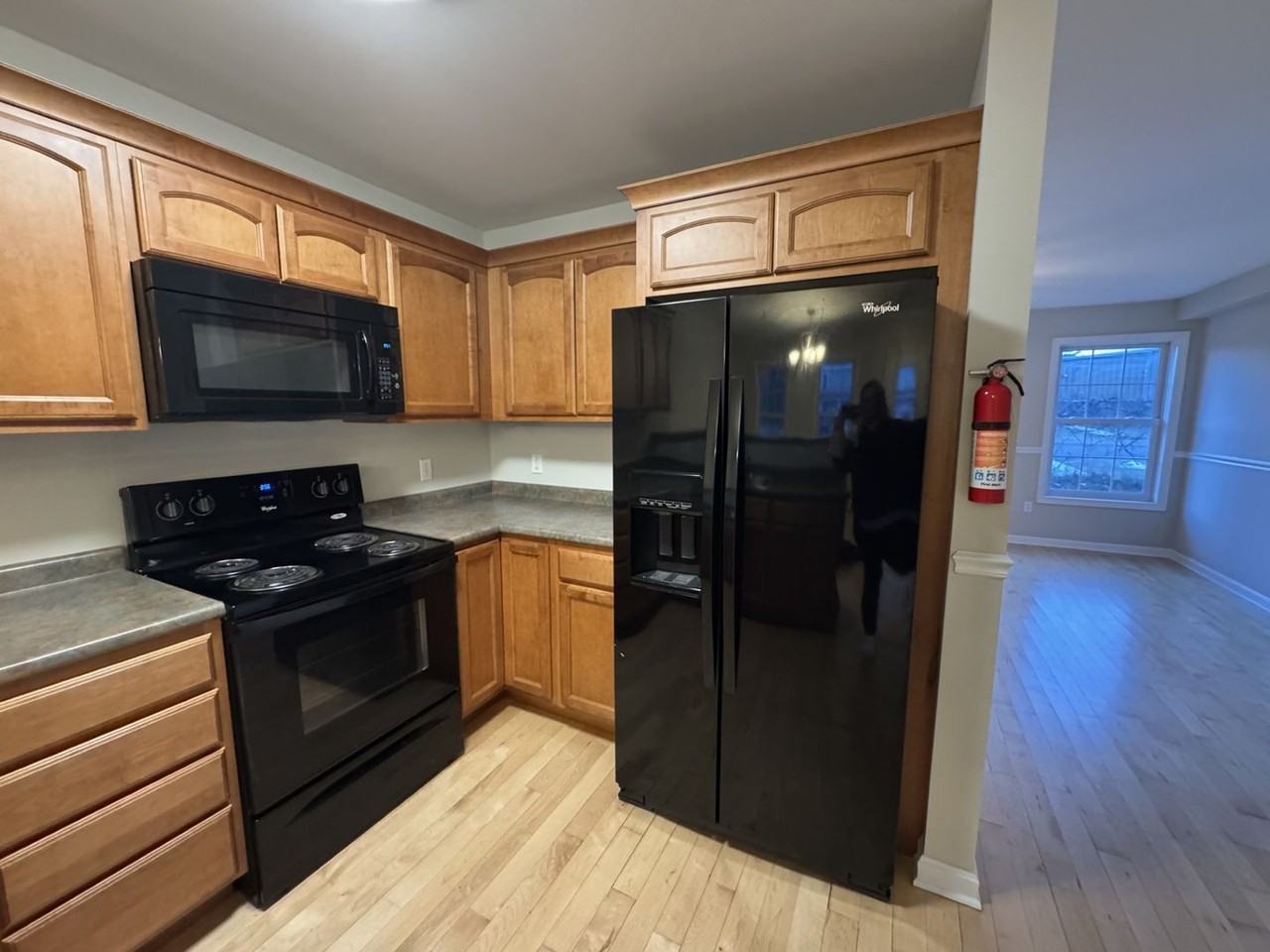 76 Sumner Ln #E - Photo 3 of 30