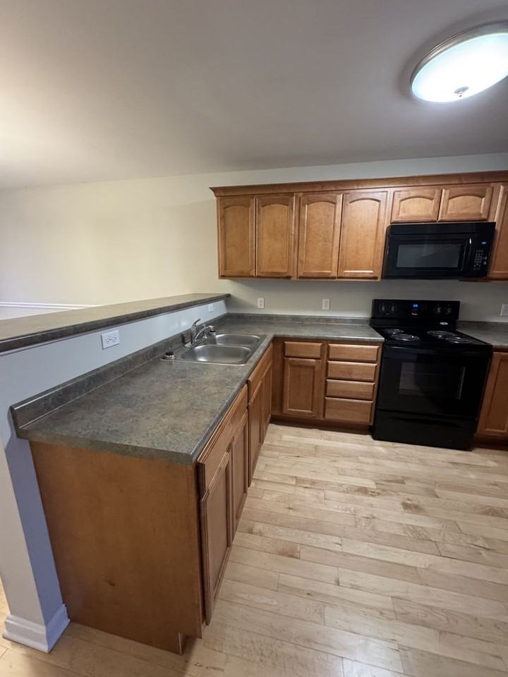 76 Sumner Ln #E - Photo 5 of 30