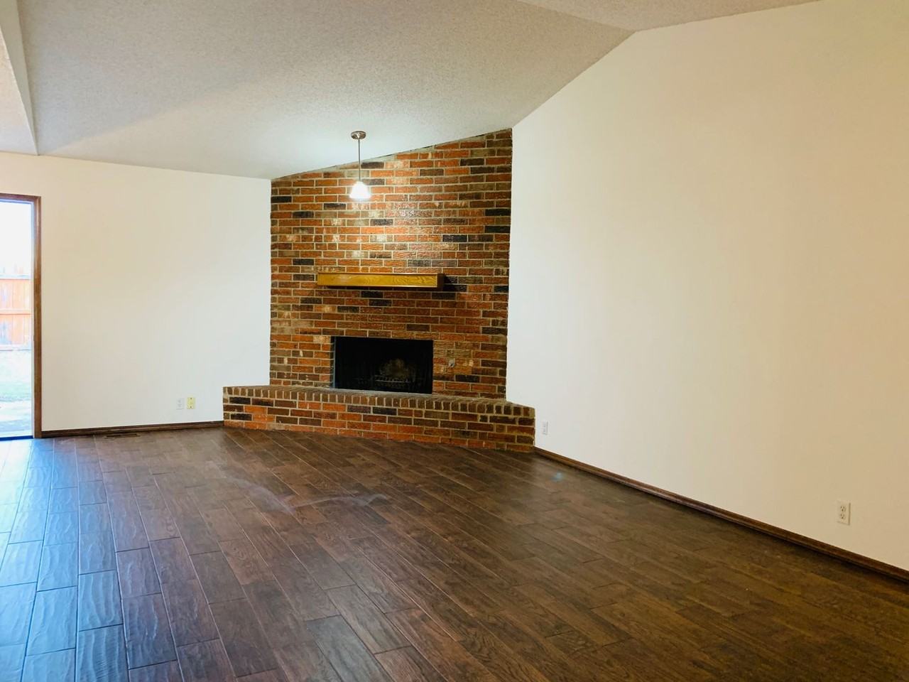 11630 Vail Dr - Photo 4 of 16