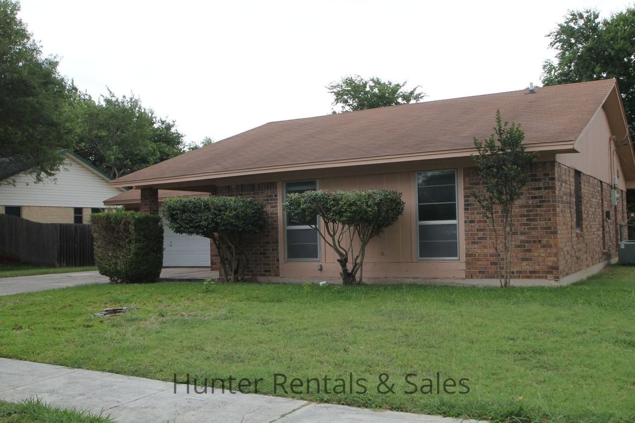 2810 Lawndale St - Photo 2 of 26