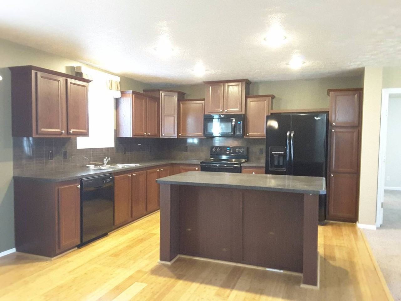 512 Kollar St - Photo 6 of 23