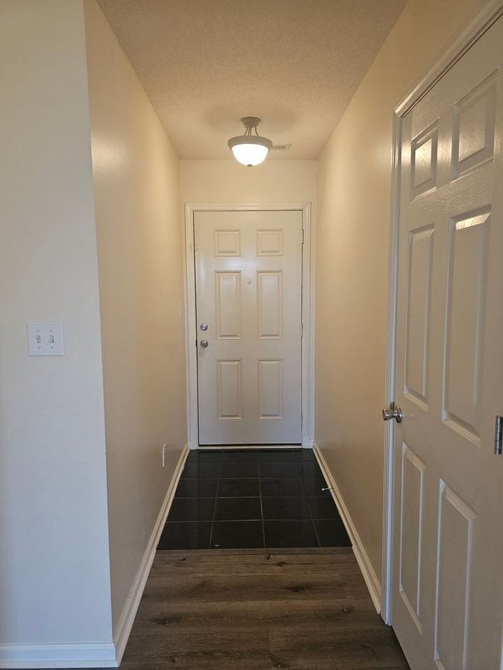 1469 Middlesbrough Dr - Photo 3 of 15