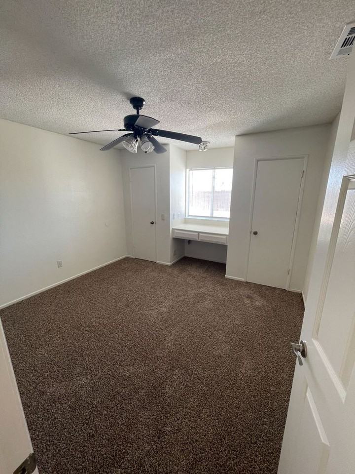 22174 Pahute Rd - Photo 6 of 19