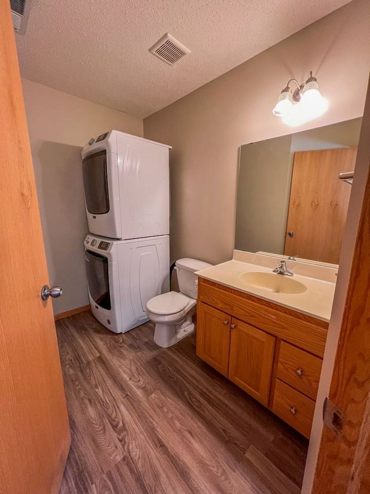 633A W 9th St - Photo 6 of 17