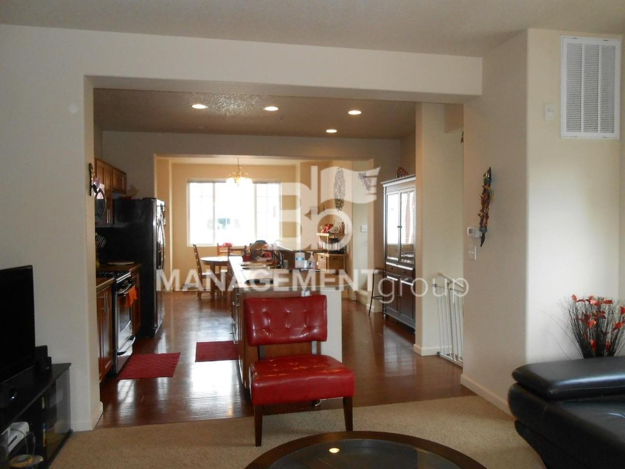 340 Nw 116th Ave #101 - Photo 6 of 12