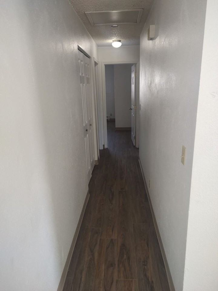 1090 S H St - Photo 6 of 9