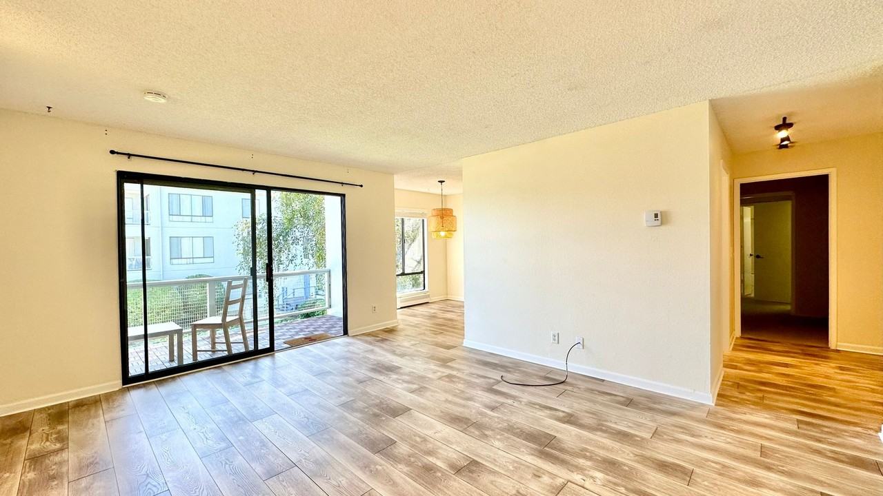 8 Admiral Dr #A227 - Photo 4 of 33