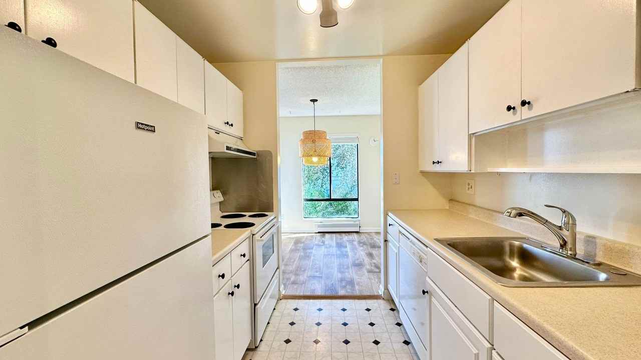 8 Admiral Dr #A227 - Photo 5 of 33