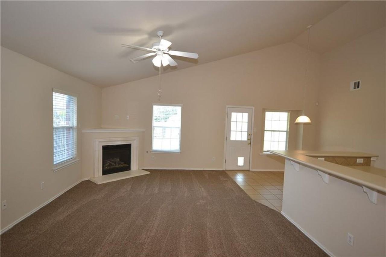 3109 Lynnbrook Dr - Photo 5 of 21