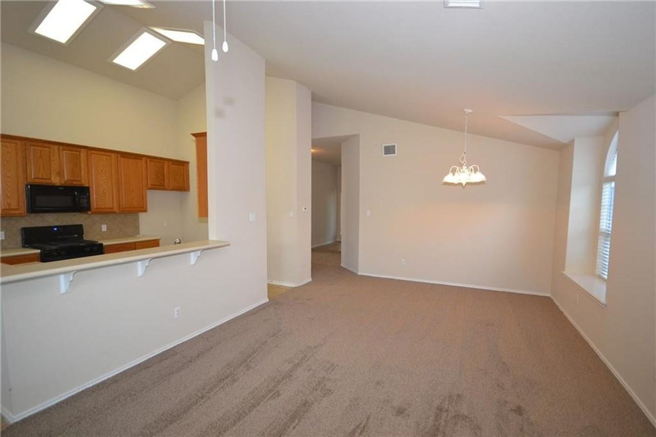 3109 Lynnbrook Dr - Photo 7 of 21