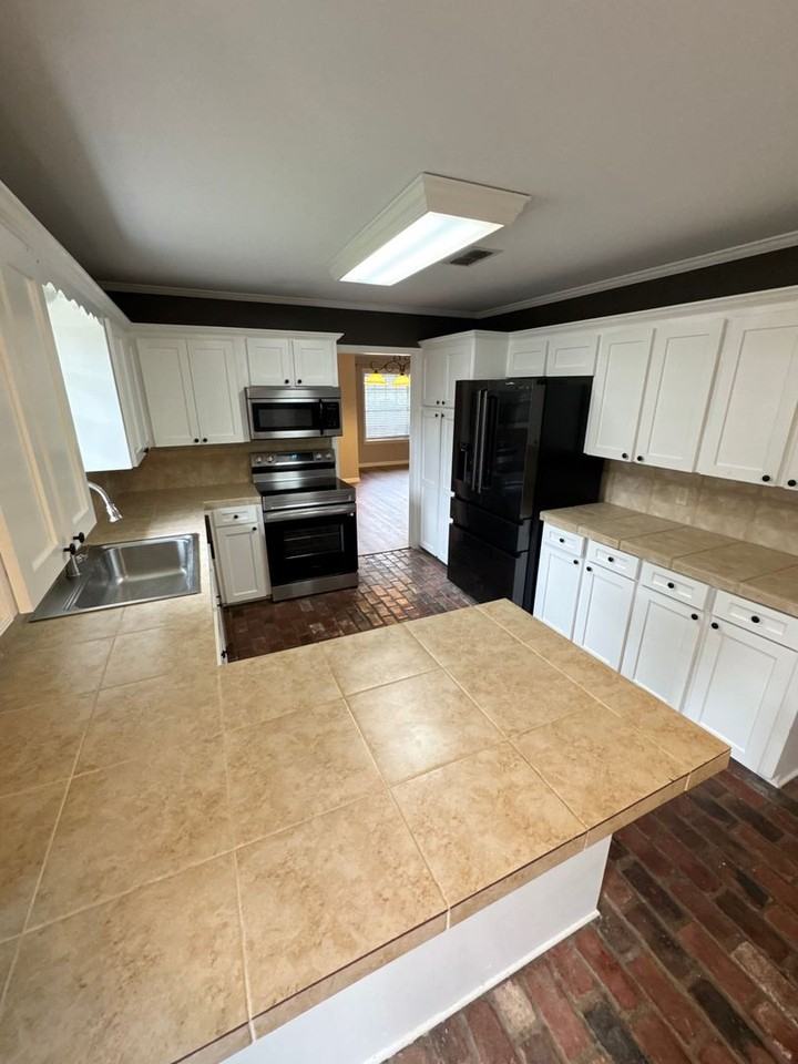 7344 Capistrano Dr - Photo 3 of 11