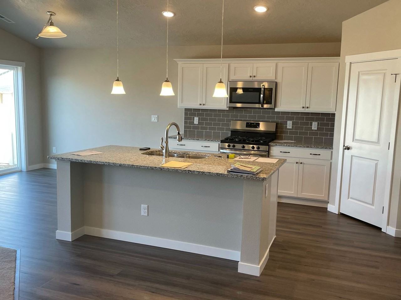 10371 Longtail Dr - Photo 3 of 46