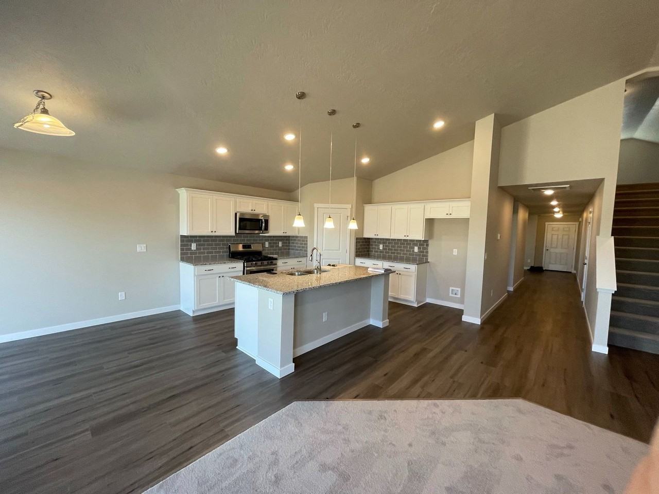 10371 Longtail Dr - Photo 5 of 46