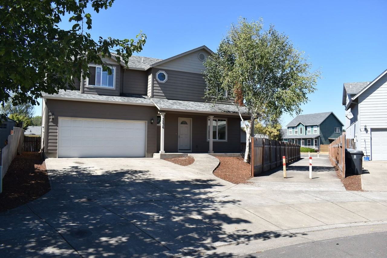 3236 Joseph St - Photo 2 of 30