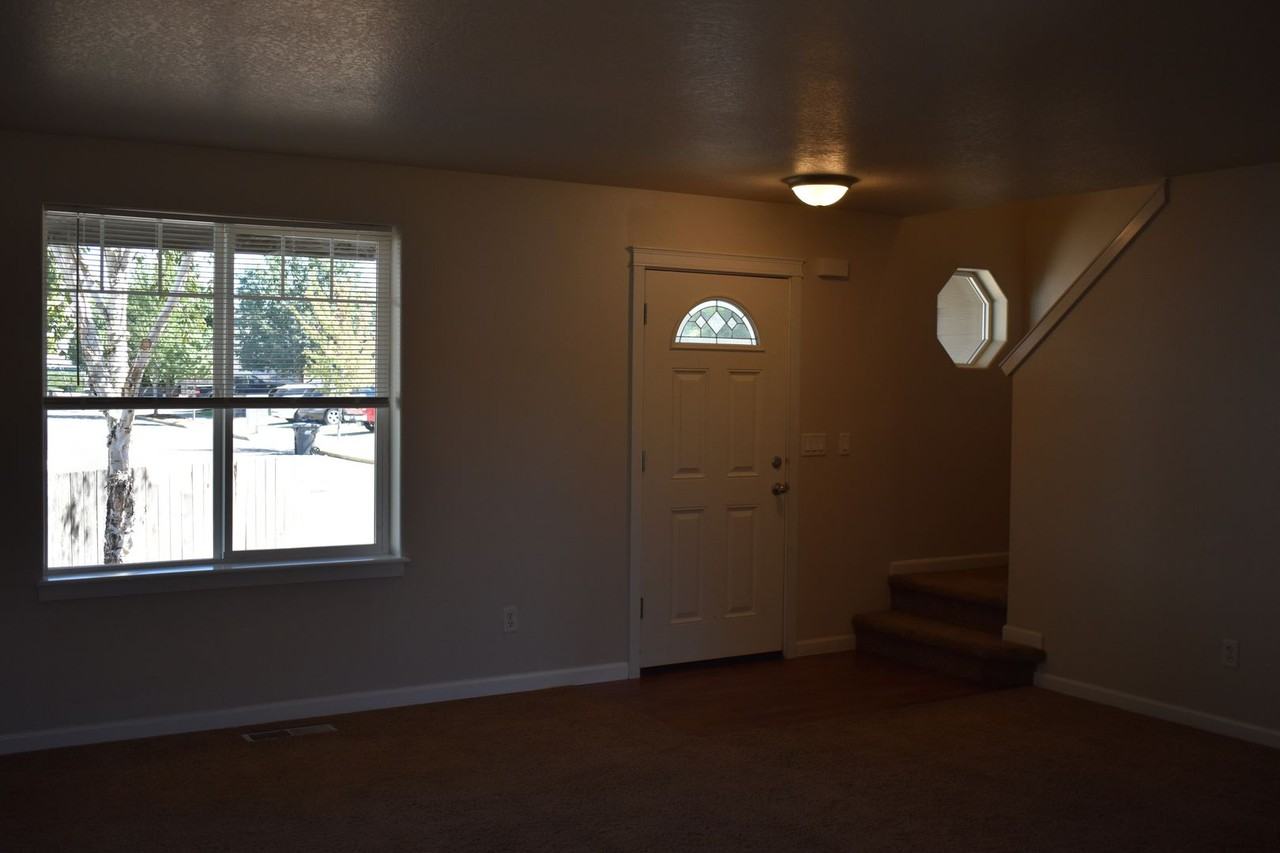3236 Joseph St - Photo 3 of 30