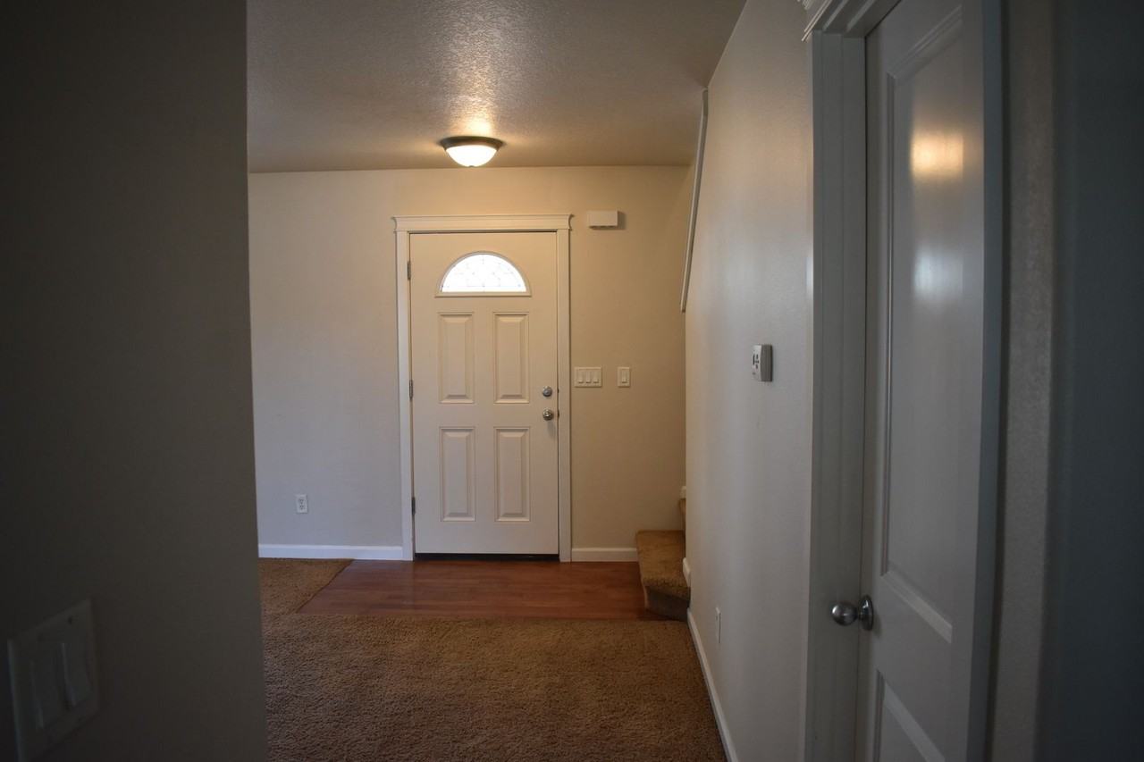 3236 Joseph St - Photo 4 of 30