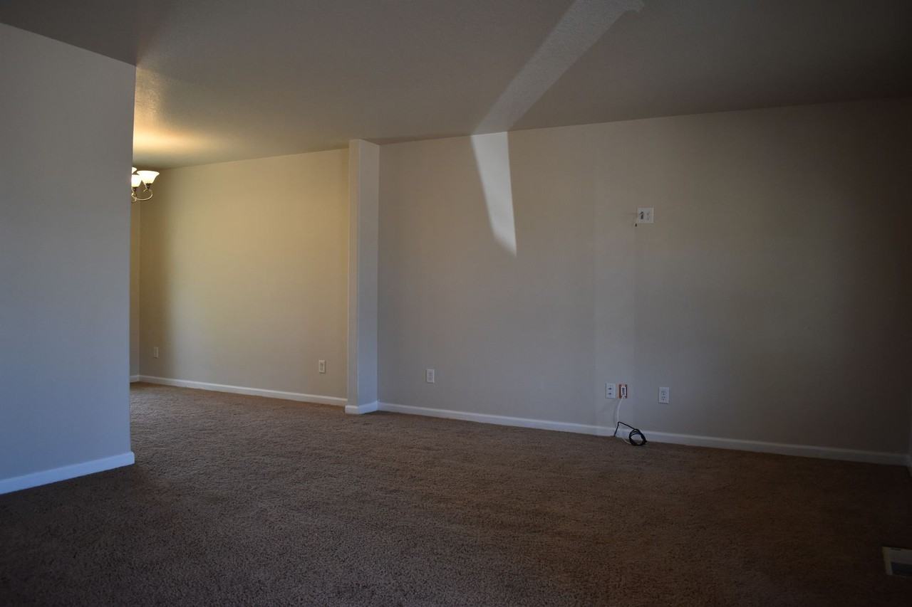 3236 Joseph St - Photo 5 of 30