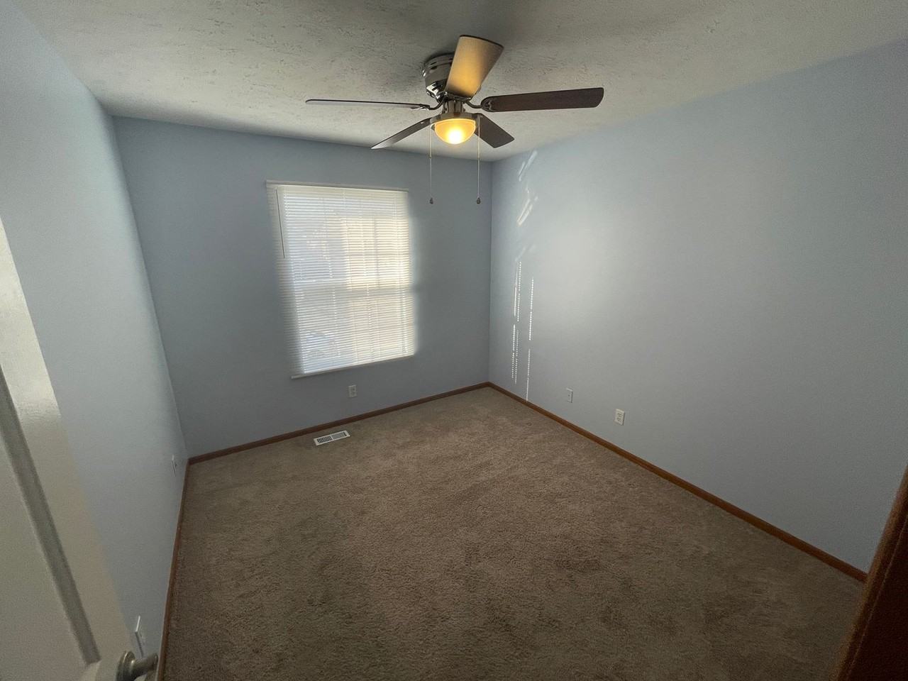 12928 Curtis Ave - Photo 3 of 15