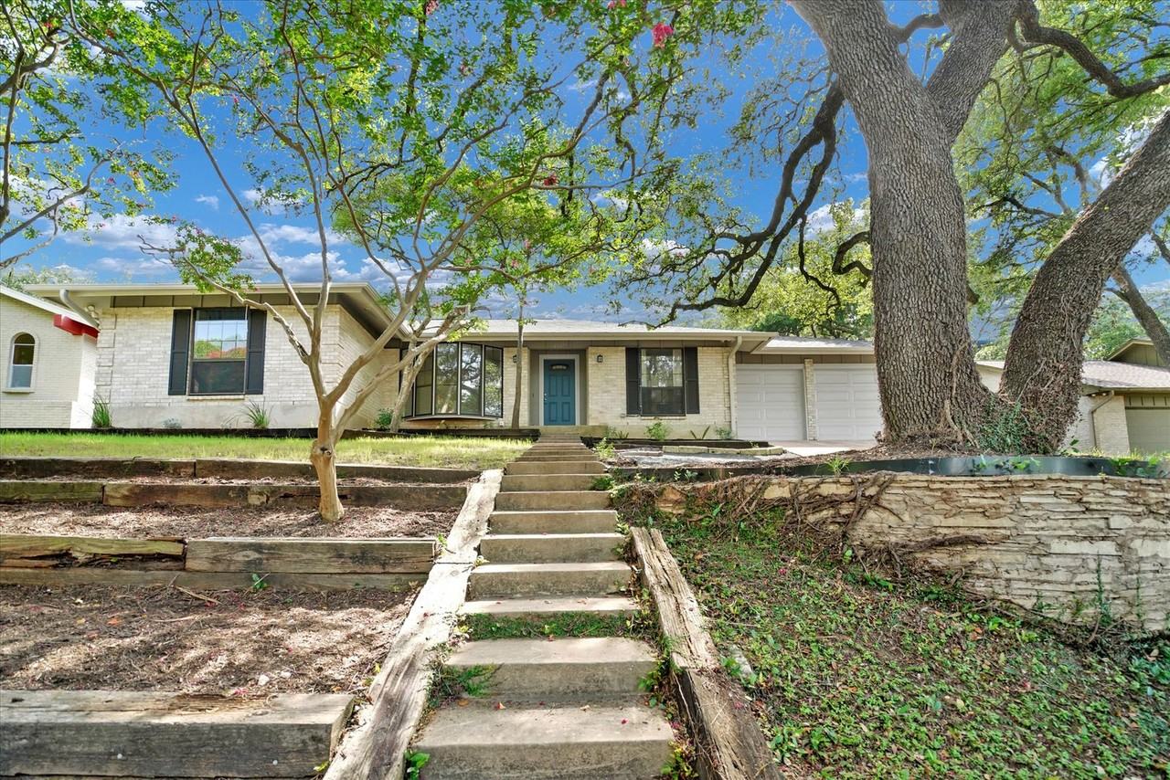 8827 Mountain Path Cir - Photo 2 of 22