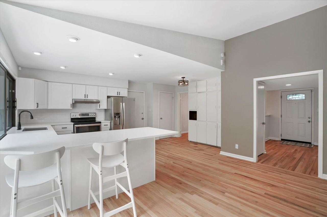 8827 Mountain Path Cir - Photo 4 of 22