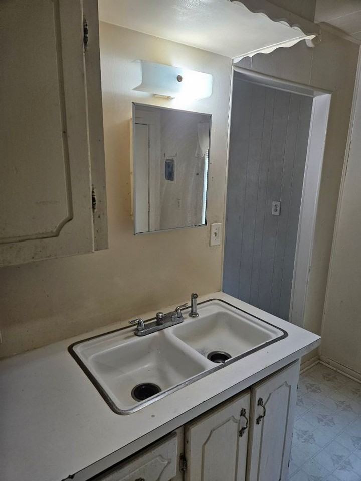 613 N Johnston St - Photo 4 of 12