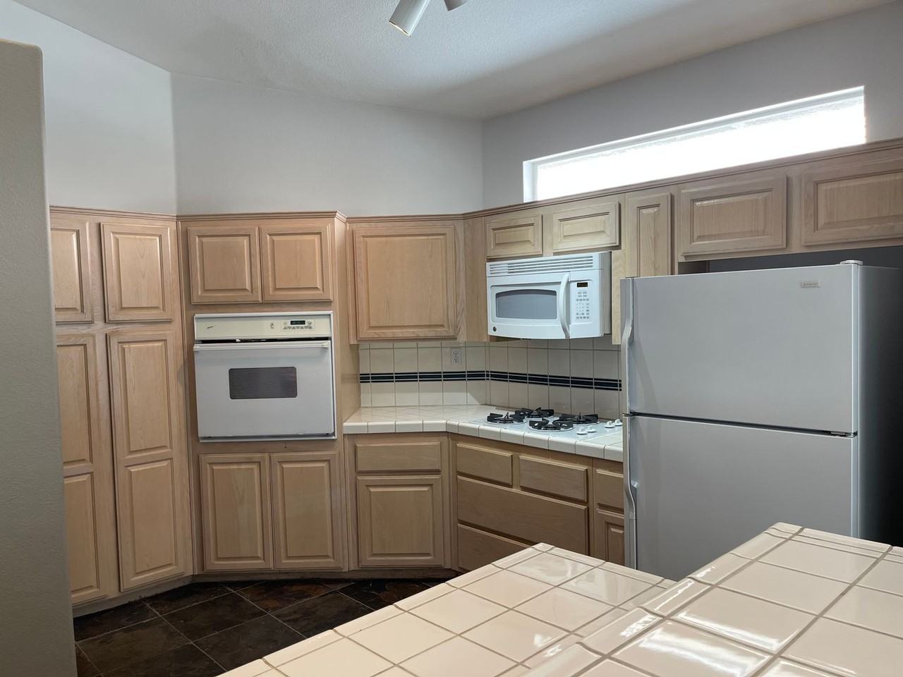 135 Wildhorn Ct - Photo 7 of 27