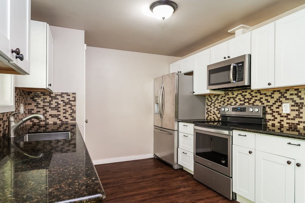 17734 113th Pl Se - Photo 7 of 15