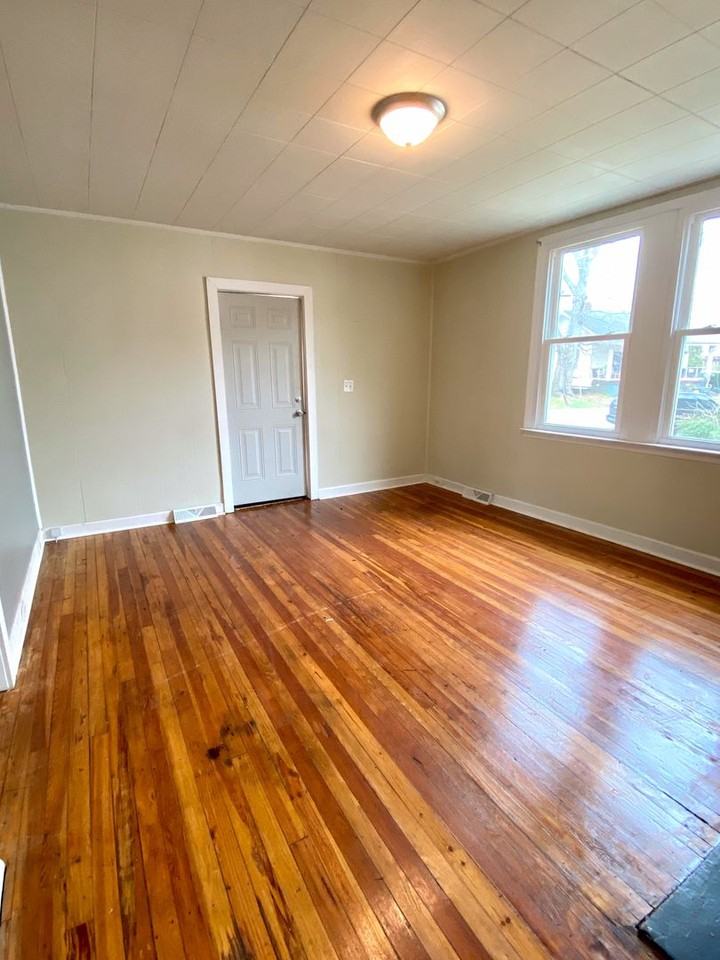 1806 Owens Rd - Photo 5 of 25