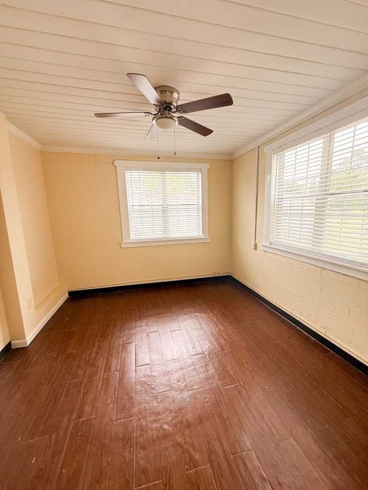 704 Conoley Ave - Photo 4 of 9