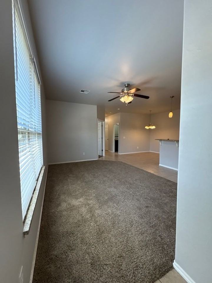 707 Ne 19th St - Photo 2 of 16