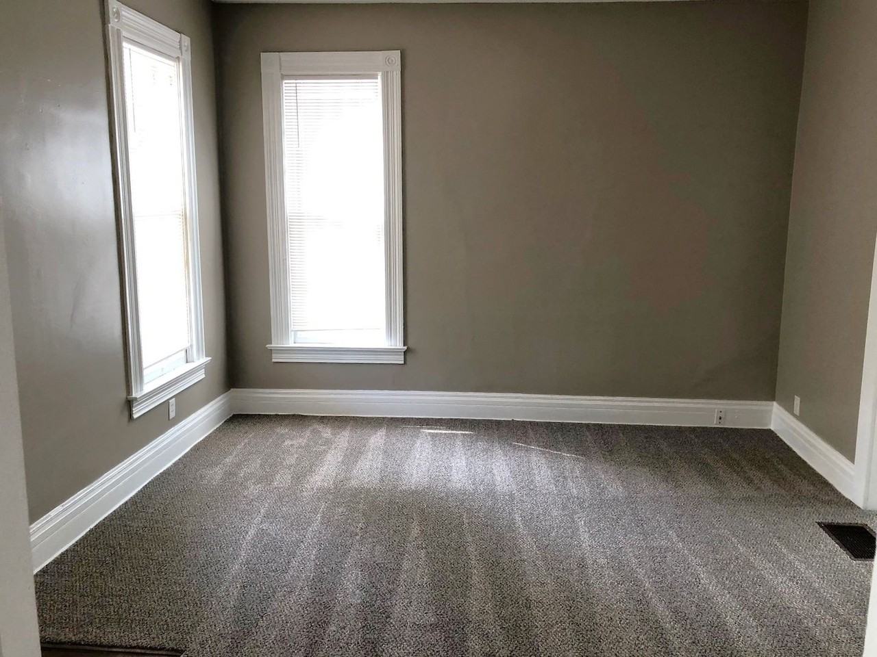 1208 10th Ave - Photo 3 of 12