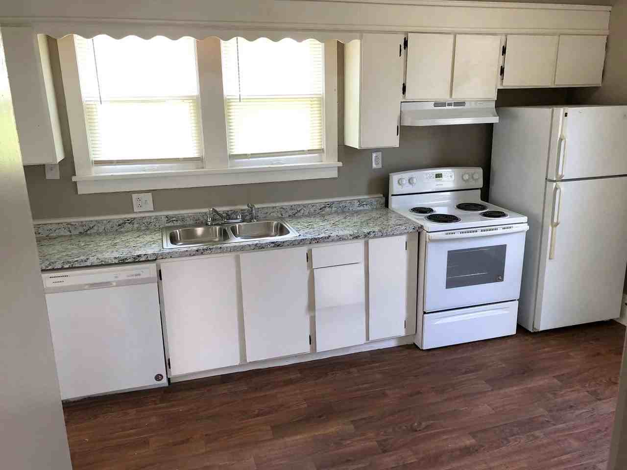 1208 10th Ave - Photo 5 of 12
