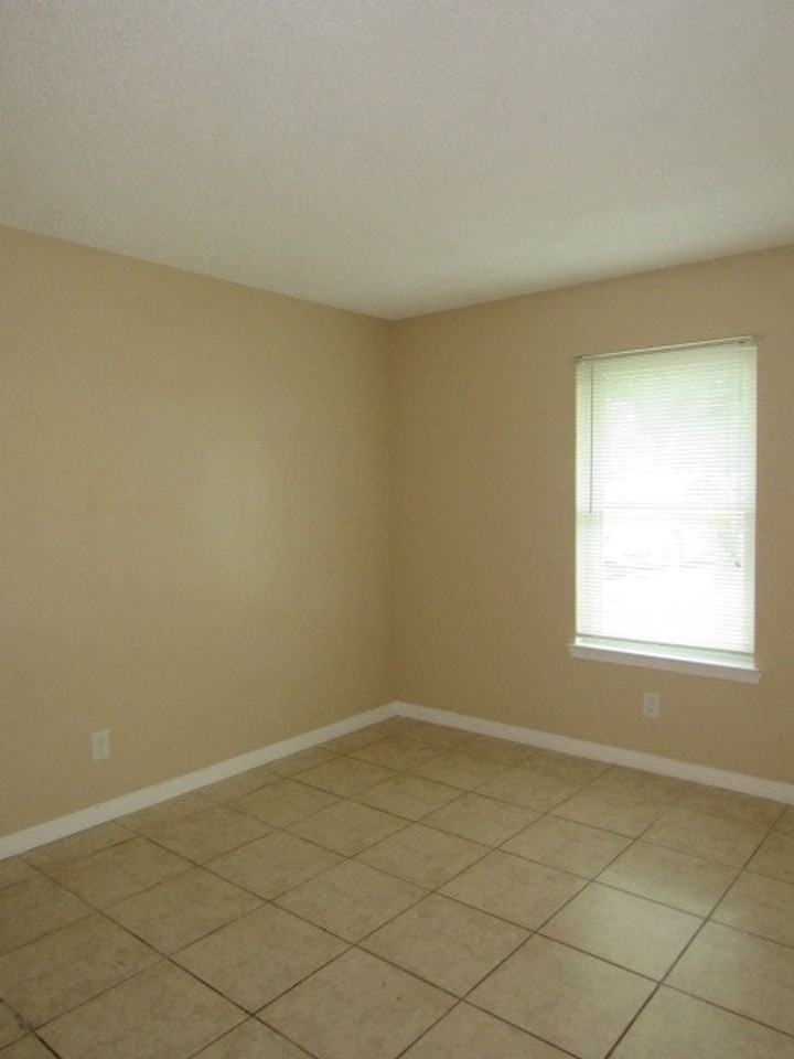 3318 Pine Forest Rd - Photo 7 of 8