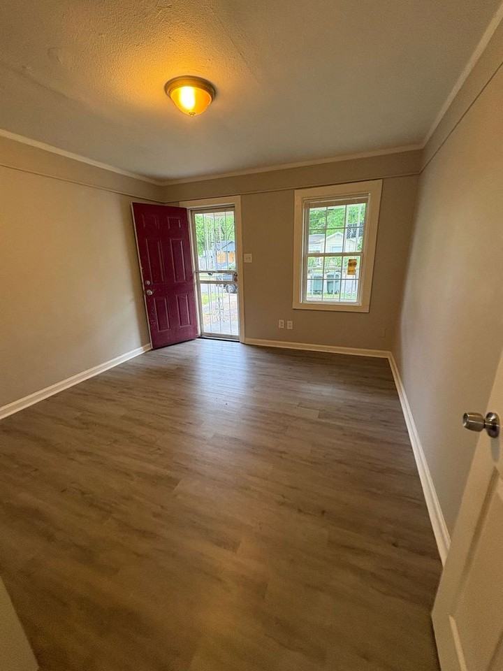 2077 Lowell Ave - Photo 6 of 6