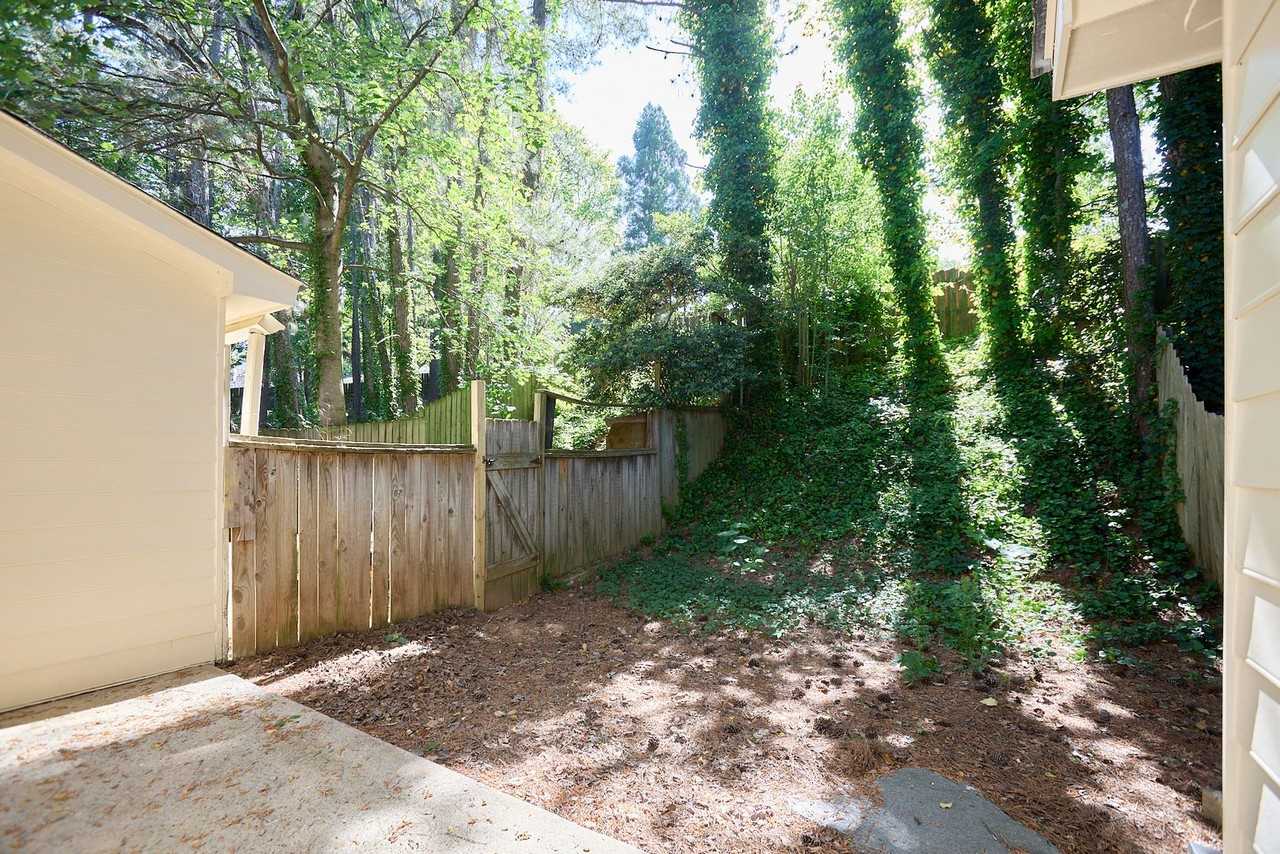5646 Executive Way - Photo 2 of 12
