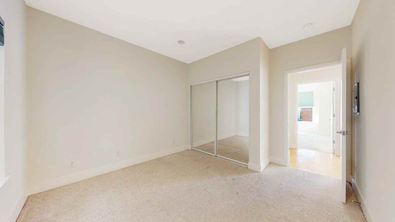 662 Capp St #01 - Photo 4 of 25