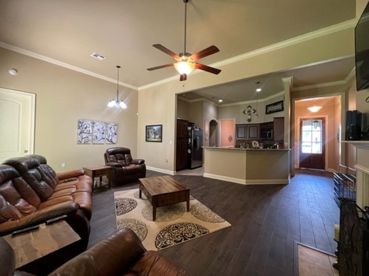 1113 Bear Creek Dr - Photo 2 of 13