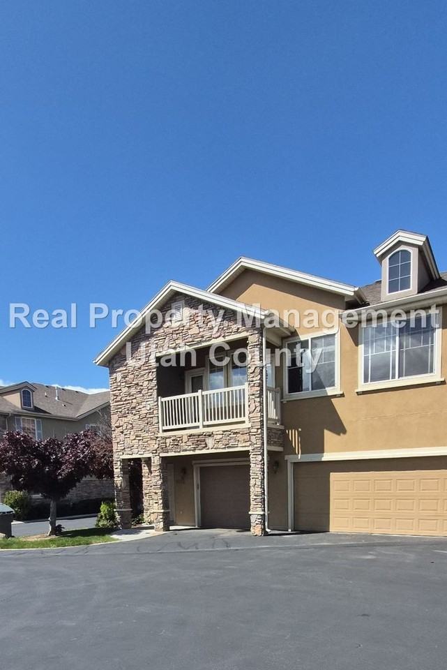 1492 W 50 N - Photo 6 of 26