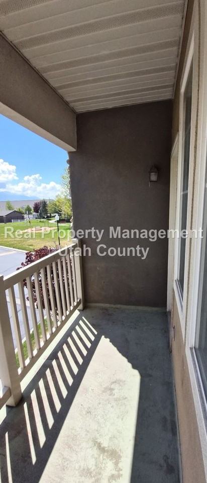 1492 W 50 N - Photo 5 of 17