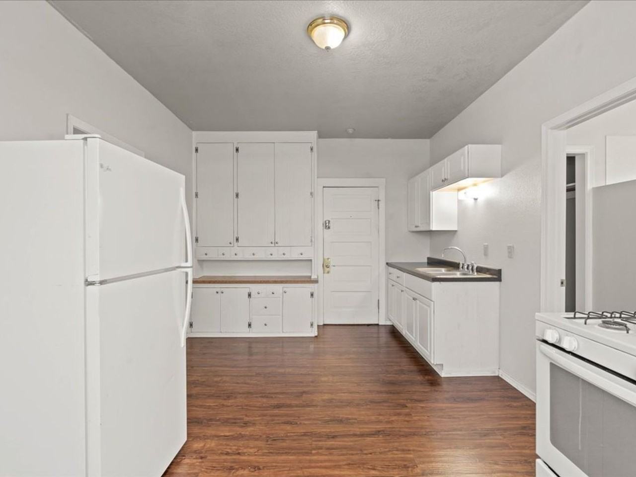 Lascelle Apartments - Photo 3 of 27