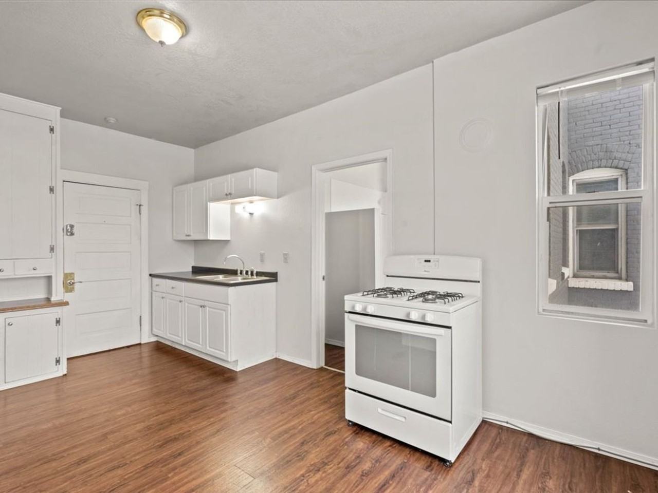 Lascelle Apartments - Photo 6 of 27