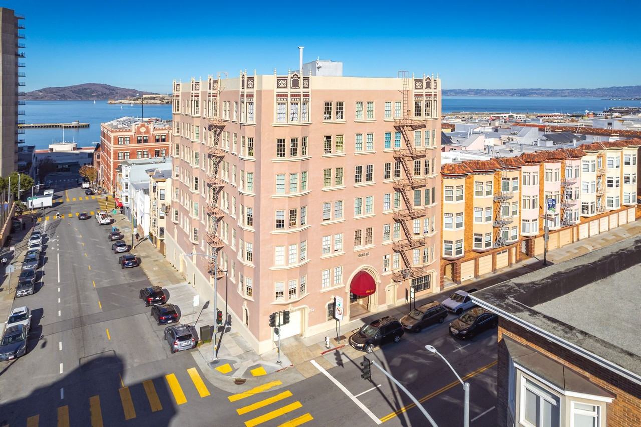 990 Bay Street (1114r) - Photo 2 of 35